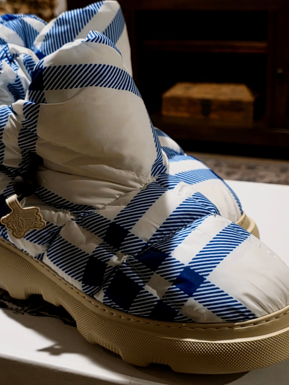 Burberry Pillow Boots Men's 9.5 NIB - Picture 2 of 9